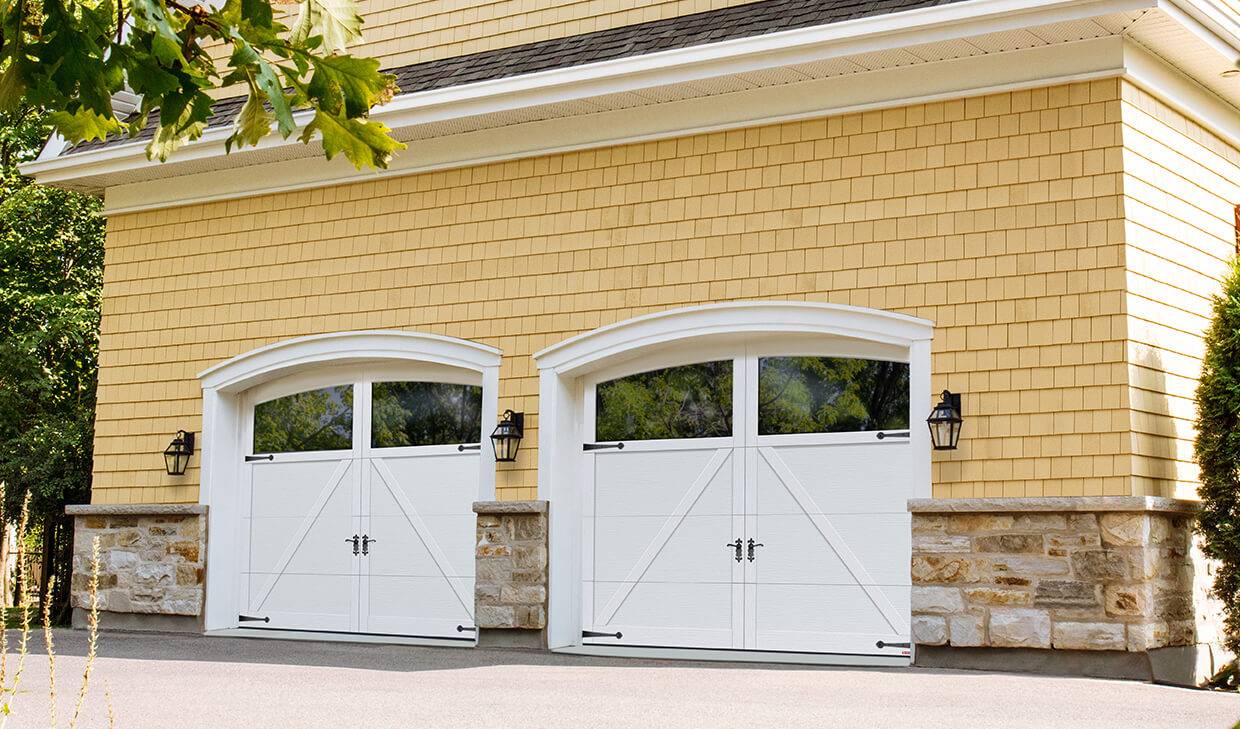 Princeton P-22, 9’ x 7', Ice White doors and overlays, Arch Overlay with Clear Panoramic windows